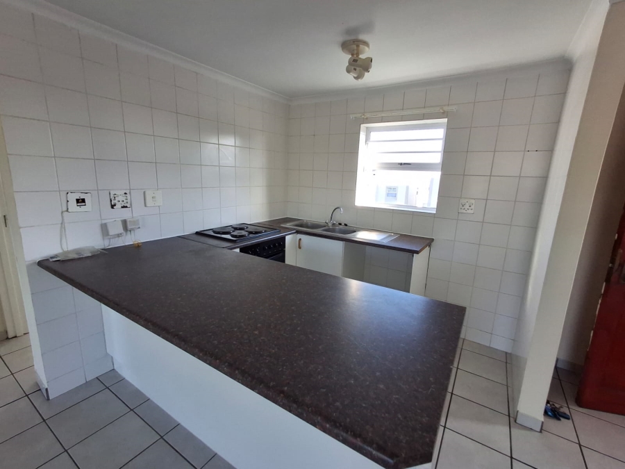 To Let 2 Bedroom Property for Rent in Vredekloof Western Cape